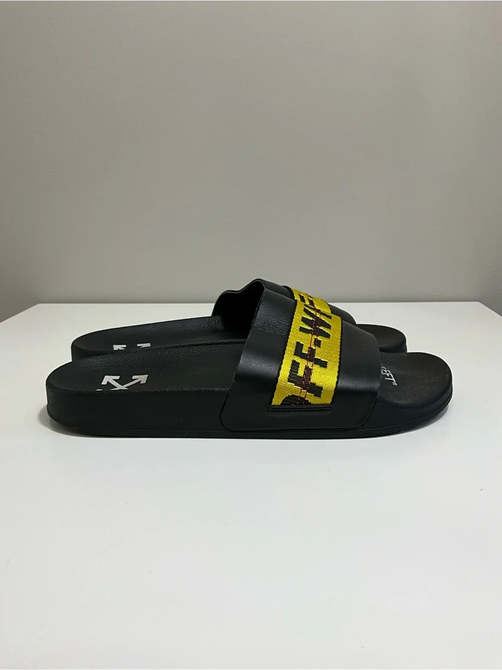 OFF-WHITE Industrial Belt Slides Black Yellow Logo Sandals EU 41 Virgil Abloh